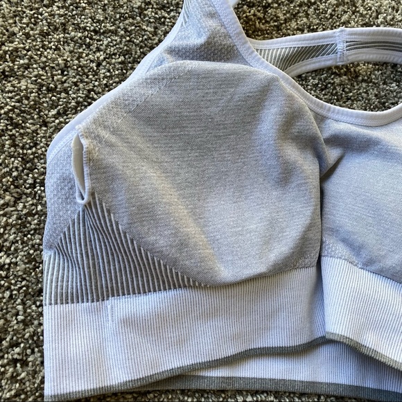 Puma racerback sports bra size M seamless padded - Picture 12 of 12